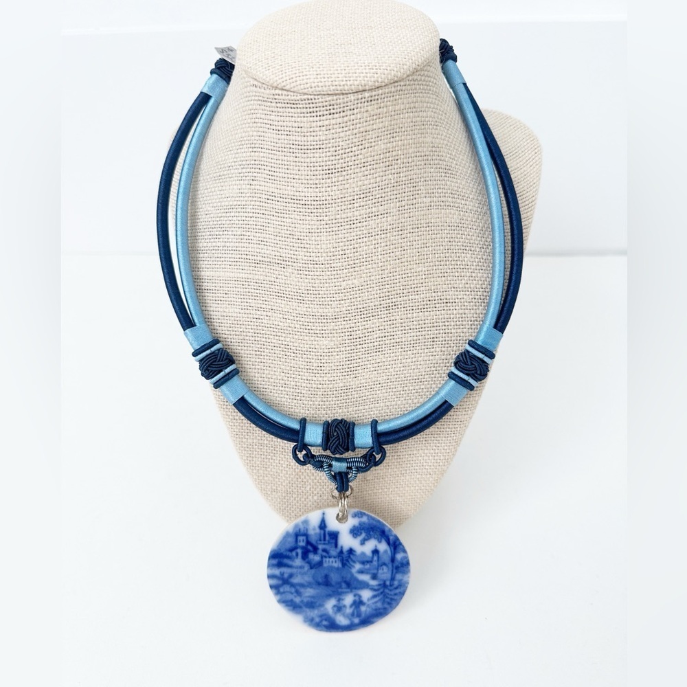NWT Antique Burgess & Leigh Flow Blue Pendant/Pin Necklace Sterling Silver
